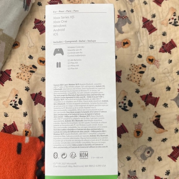 Xbox Wireless Controller and Dual Charging Station NWT - Picture 5 of 6